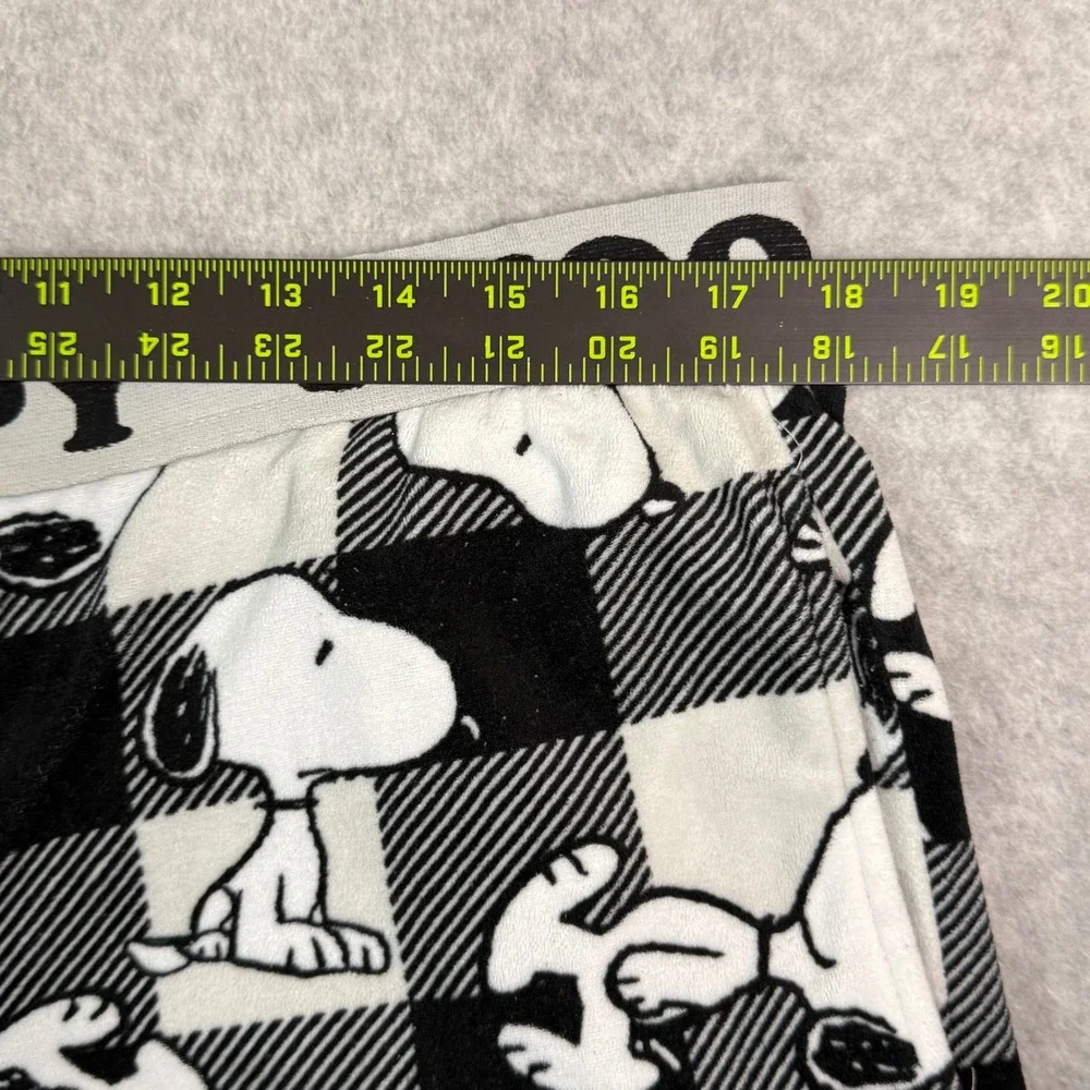 Peanuts Snoopy Pajama Pants Womens Medium Buffalo Plaid Black/White Fleece Pants